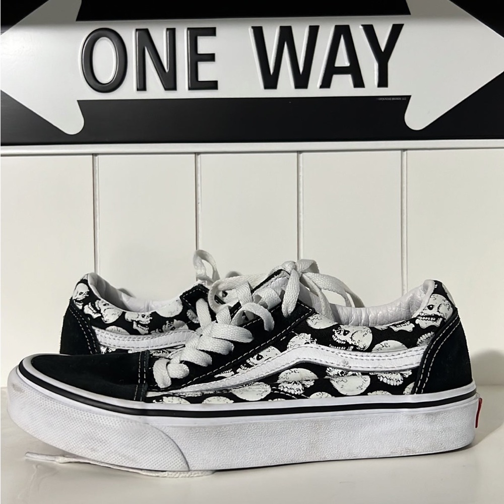 Vans Old Skool glow in the dark skulls